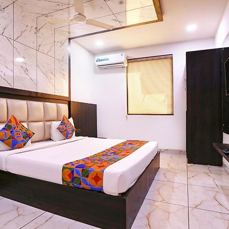 Fabhotel Grand Sparrow Tājganj Exteriör bild
