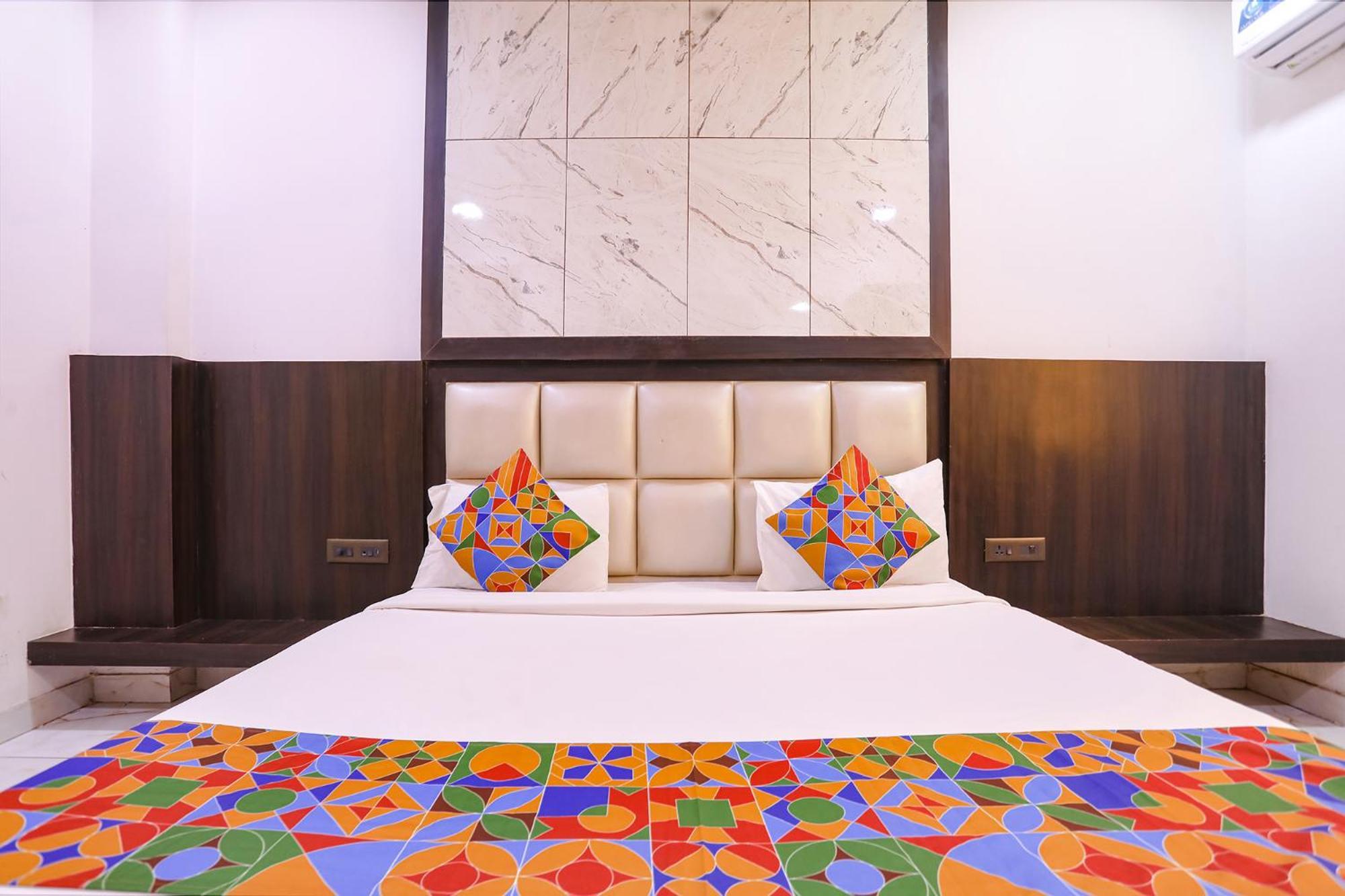 Fabhotel Grand Sparrow Tājganj Exteriör bild