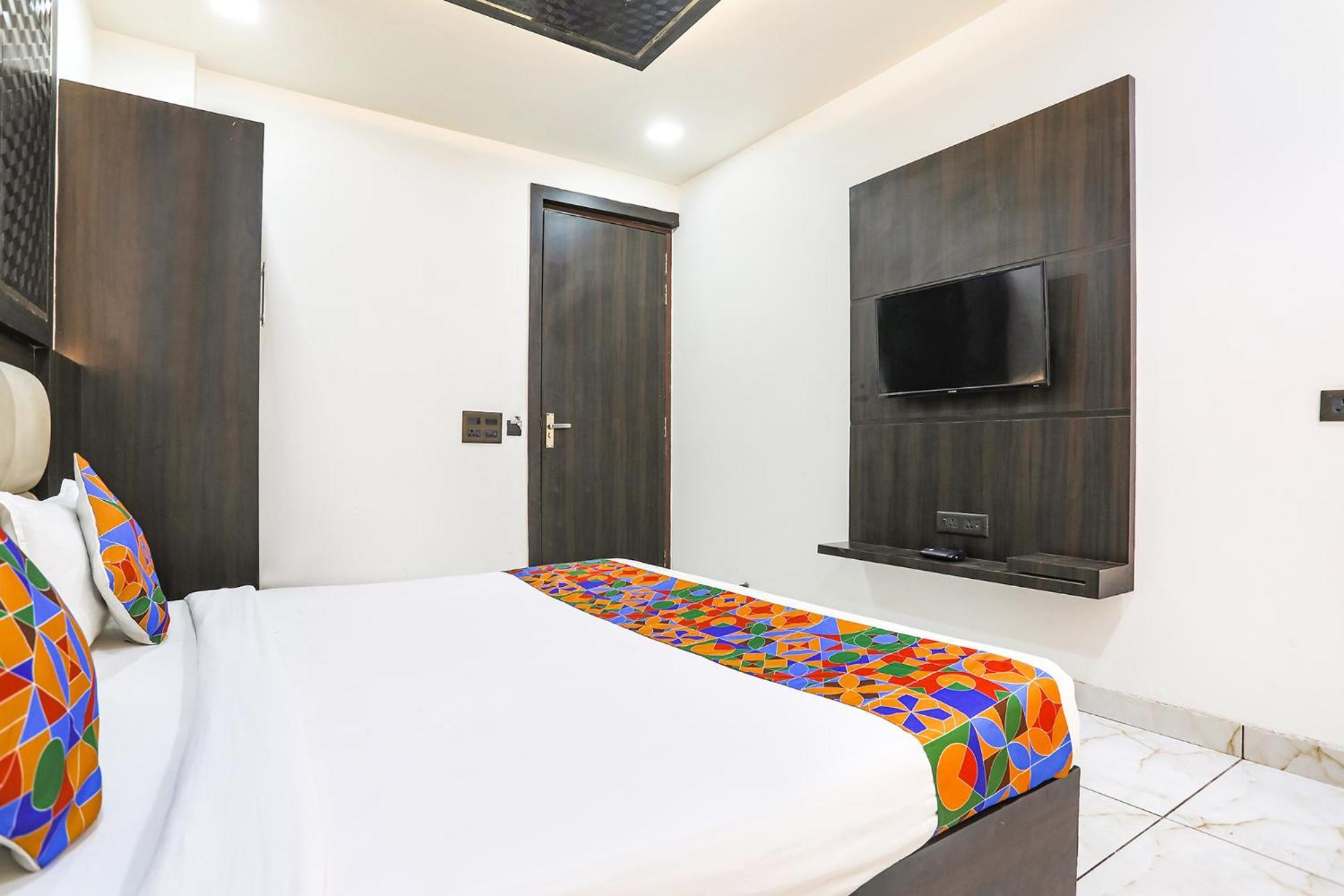 Fabhotel Grand Sparrow Tājganj Exteriör bild